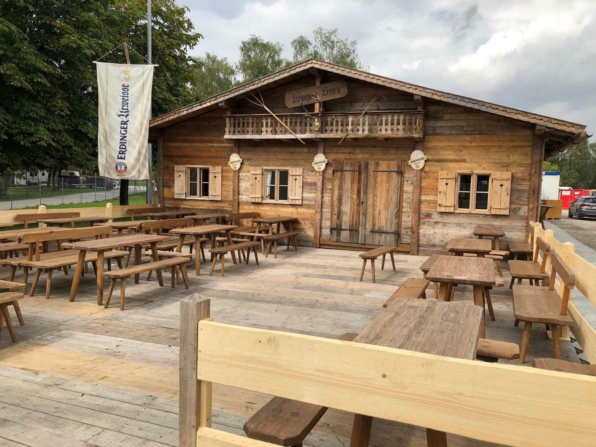 Oktoberfest Wiesn Camp Lodge Múnich Exterior foto