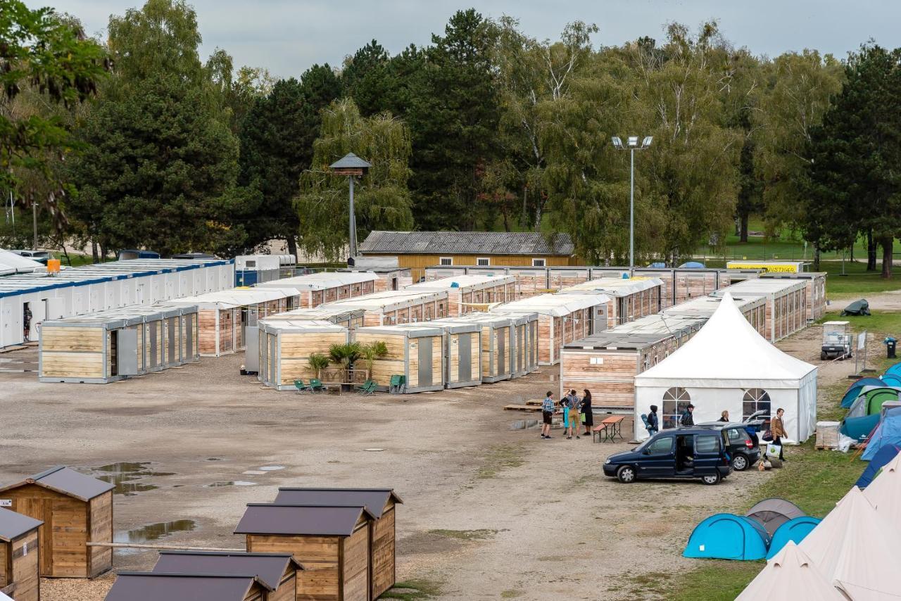 Oktoberfest Wiesn Camp Lodge Múnich Exterior foto